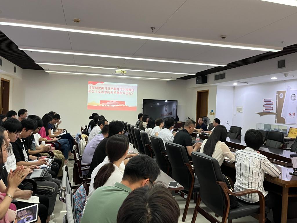 贺老师.jpg 贺老师.jpg